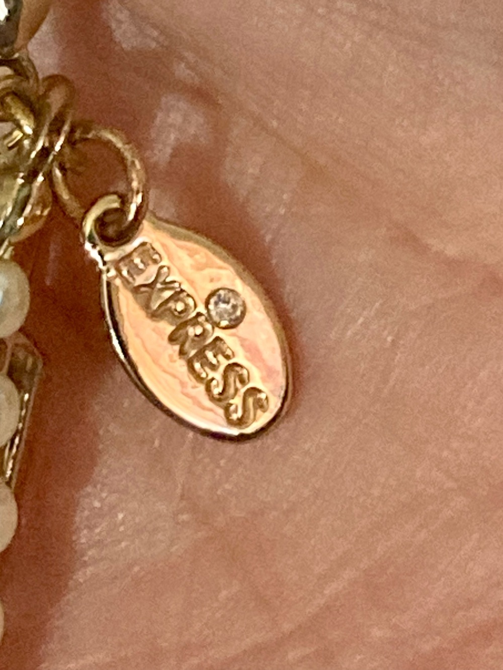 Express Gold-Tone Layered faux Pearl & Chain toggle preloved Necklace - Picture 4 of 7
